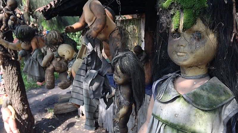 Algumas das boneca expostas na Isla de las Muñecas - Divulgação/ Isladelasmunecas.com