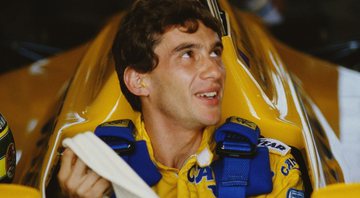 Ayrton se preparando em box durante prova em 1987 - Getty Images