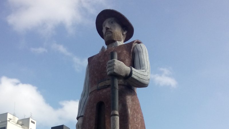 Imagem da estátua de Borba Gato, em São Paulo - Geogast via Wikimedia Commons