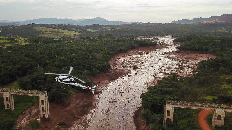 visão aérea do rompimento da barragem em Brumadinho - Getty Images