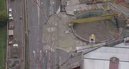 Imagem aérea registra cratera coberta com concreto - Divulgação / Vídeo / TV Globo