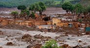 Fotografia de município atingido pelos dejetos liberados pela barragem - Wikimedia Commons