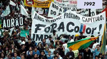 Fotografia de manifestação de 1992 - Divulgação / Repórter Unesp