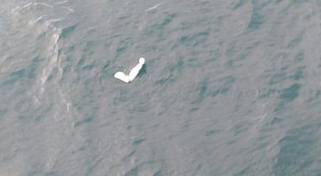 Destroços de avião no mar em Ubatuba - Divulgação/g1