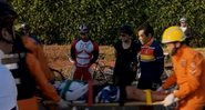 Dilma Rousseff interrompe passeio de bicicleta para ajudar ciclista - Divulgação/TV Globo