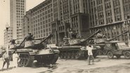 Imagem mostra tanques no Rio de Janeiro, no dia 2 de abril de 1964. - Arquivo Nacional