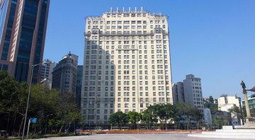 Fotografia do edifício A Noite, na zona portuária do Rio de Janeiro - Wikimedia Commons