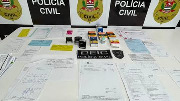 Remédios, receitas falsificadas e outras provas do falso exercício da medicina no caso - Divulgação/Polícia Civil