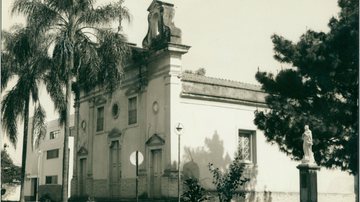 Foto de data desconhecida do IBGE retratando a Igreja de São José de Pindamonhangaba, SP - Divulgação/IBGE