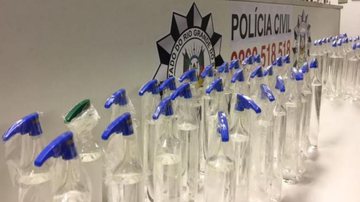 Frascos de lança-perfume apreendidos - Divulgação / Polícia Civil