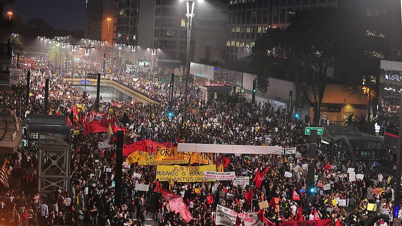 Manifestações na cidade de São Paulo, em 2013 - Wikimedia Commons