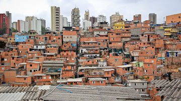 Favela do Paraisópolis, palco dos principais julgamentos do tribunal do crime do PCC - Foto por Vilar Rodrigo pelo Wikimedia Commons