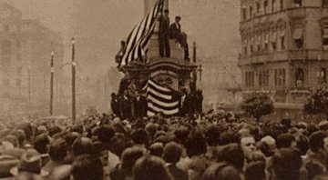 Protesto na Praça do Patriarca, em maio de 1932 - Revista A Cigarra / Domínio Público, via Wikimedia Commons