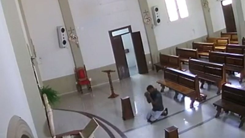 Trecho do vídeo mostrando o roubo