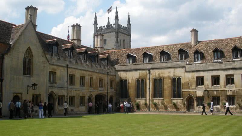 Pembroke College, Universidade de Cambridge - Wikimedia Commons
