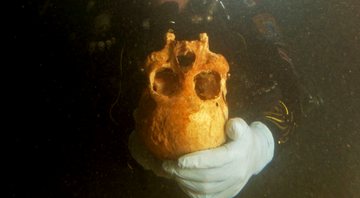 Esqueleto encontrado na caverna - Divulgação / PLOS ONE