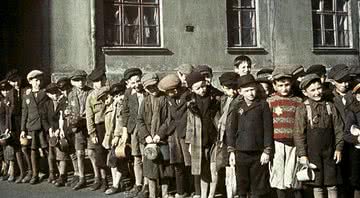 Crianças judias no gueto de Varsóvia - Divulgação / Amazon
