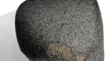 Meteorito de 1 cm encontrado na Alemanha - Divulgação