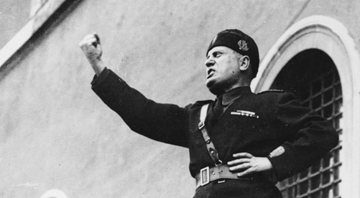 Benito Mussolini em um de seus discursos - Getty Images