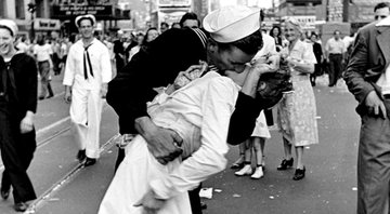 O famoso beijo do fim da Segunda Guerra - Wikimedia Commons