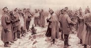 The Illustrated London News de 9 de janeiro de 1915: "Capacete de troca de braço em braço de soldados britânicos e alemães: uma trégua de Natal entre trincheiras opostas" - Wikimedia Commons