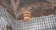 Uma cópia do balde raptado, no interior da Torre Civica em Modena, Itália - Wikimedia Commons