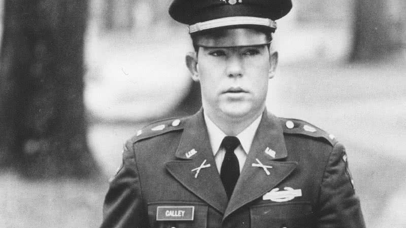 Tenente Calley é fotografado assustado a caminho do julgamento, nos anos 1970 - Getty Images