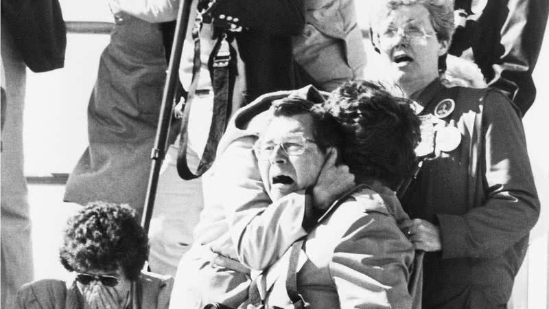 Jornalistas durante a explosão - Getty Images