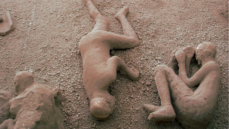 Esqueletos petrificados em Pompeia - Wikimedia Commons
