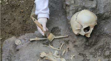 Trabalhos no esqueleto recém descoberto - Getty Images