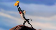 Rafiki apresenta Simba como futuro rei da selva - Divulgação/Disney