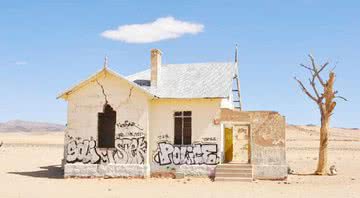 Casa depredada era uma estação ferroviária na Namíbia - Divulgação Facebook