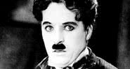 Charlie Chaplin durante filme - Divulgação