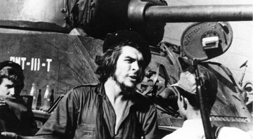 Che Guevara durante a batalha de Santa Clara - Getty Images