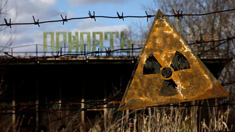 Placa indicando área nuclear, em Chernobyl - Wikimedia Commons