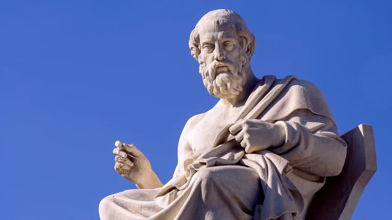 Estátua de Platão que se encontra na Academia de Atenas, na Grécia - Divulgação/Edgar Serrano/World History Encyclopedia