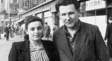 Cecilia Kovachova ao lado de seu marido - George Kovach