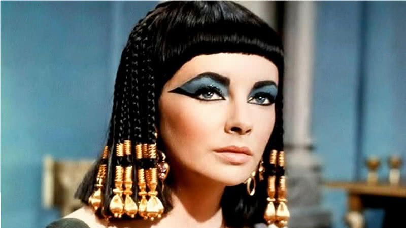 Elizabeth Taylor em Cleópatra (1963)