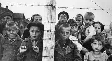 Prisioneiros de guerra em Auschwitz - Wikimedia Commons