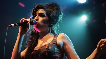 Amy Winehouse em show de 2006 em Londres, Inglaterra - Getty Images