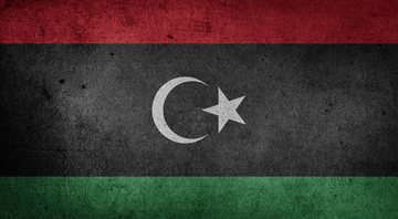 Imagem meramente ilustrativa da atual bandeira da Líbia - Divulgação/ Pixabay/ Chickenonline
