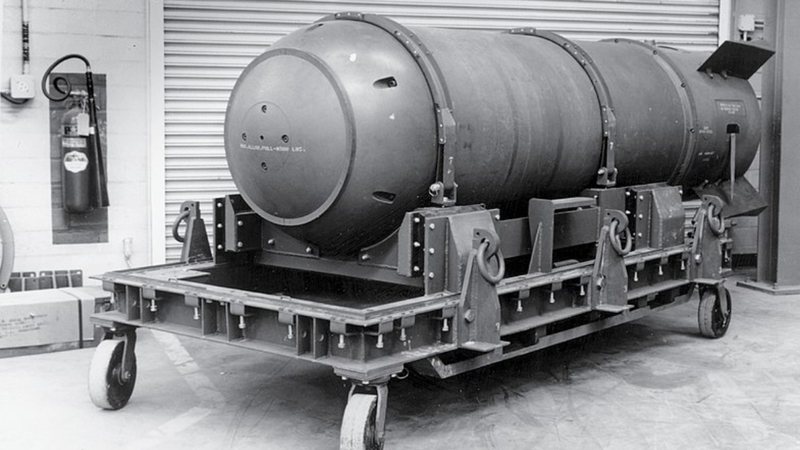 Uma bomba de hidrogênio Mark 15, como a que foi perdida - Comissão de Energia Atômica dos Estados Unidos