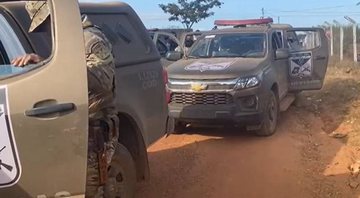 Carros dos policiais que buscam por Lázaro, em 2021 - Divulgação/ Polícia Militar