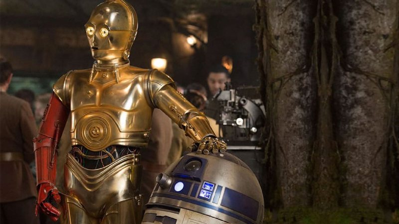 C-3PO e R2-D2 em "Star Wars: O Despertar da Força" (2015) - Divulgação/ LucasFilms/ Disney +