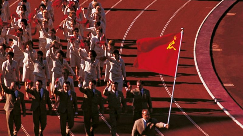 União Soviética na cerimônia de abertura das Olimpíadas de 1964, - Domínio Público via Wikimedia Commons