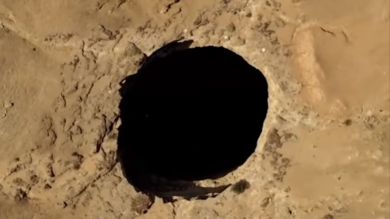 O buraco de Barhout - Divulgação/vídeo/Youtube/AFP