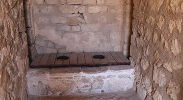 Os banheiros medievais eram bem diferentes dos de hoje em dia - Divulgação/ Pixabay