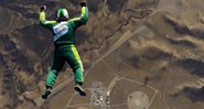 Luke Aikins em um de seus saltos radicais - Divulgação/Youtube
