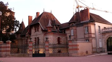 Maison Mantin, mansão francesa do fim do século 19 que passou mais de 100 anos fechada - Foto por Silex pelo Wikimedia Commons