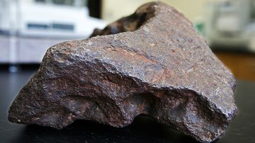 Meteorito usado como peso de porta - Mackenzie Brockman/Central Michigan University